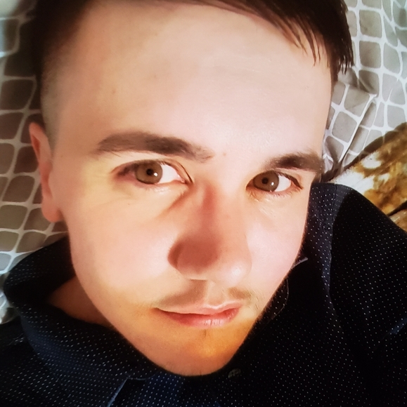 Meet your Posher, Chris - Picture 6 of 7